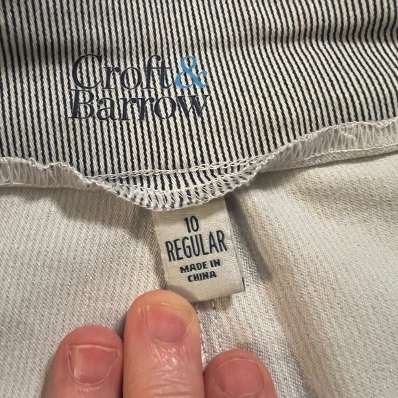 Stylish Gray Striped Pants - Picture 4 of 6